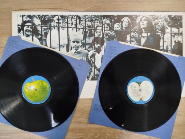 The Beatles – 1967-1970 (2LP) - Image 4