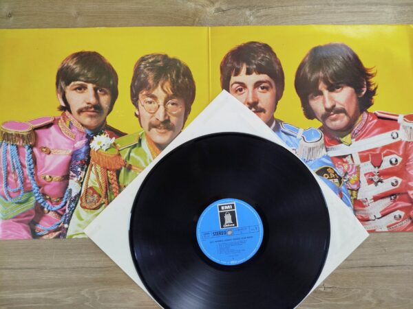 The Beatles – Sgt. Pepper's Lonely Hearts Club Band - Image 4