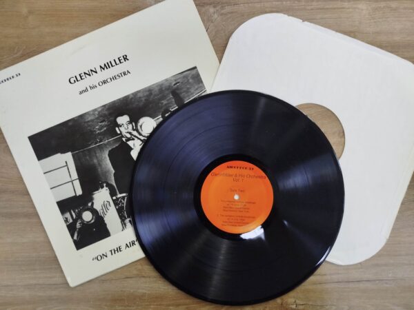 Glenn Miller And His Orchestra - On The Air (Vol. 1) - Image 4