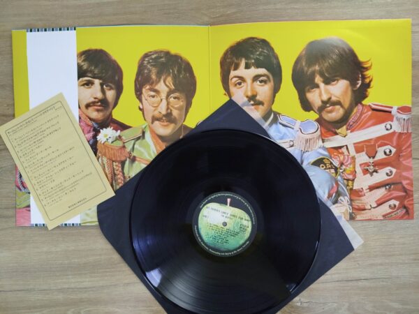 The Beatles - Sgt. Pepper's Lonely Hearts Club Band (JP) - Image 4